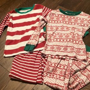 Lot of 2 set Christmas themed/colored pajamas size 7 Carters.